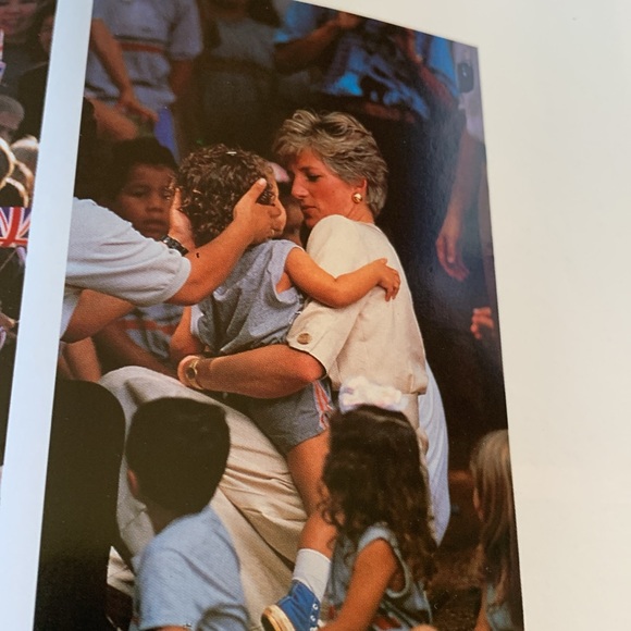 Diana Princess of Wales by Tim Graham HC - Picture 6 of 8